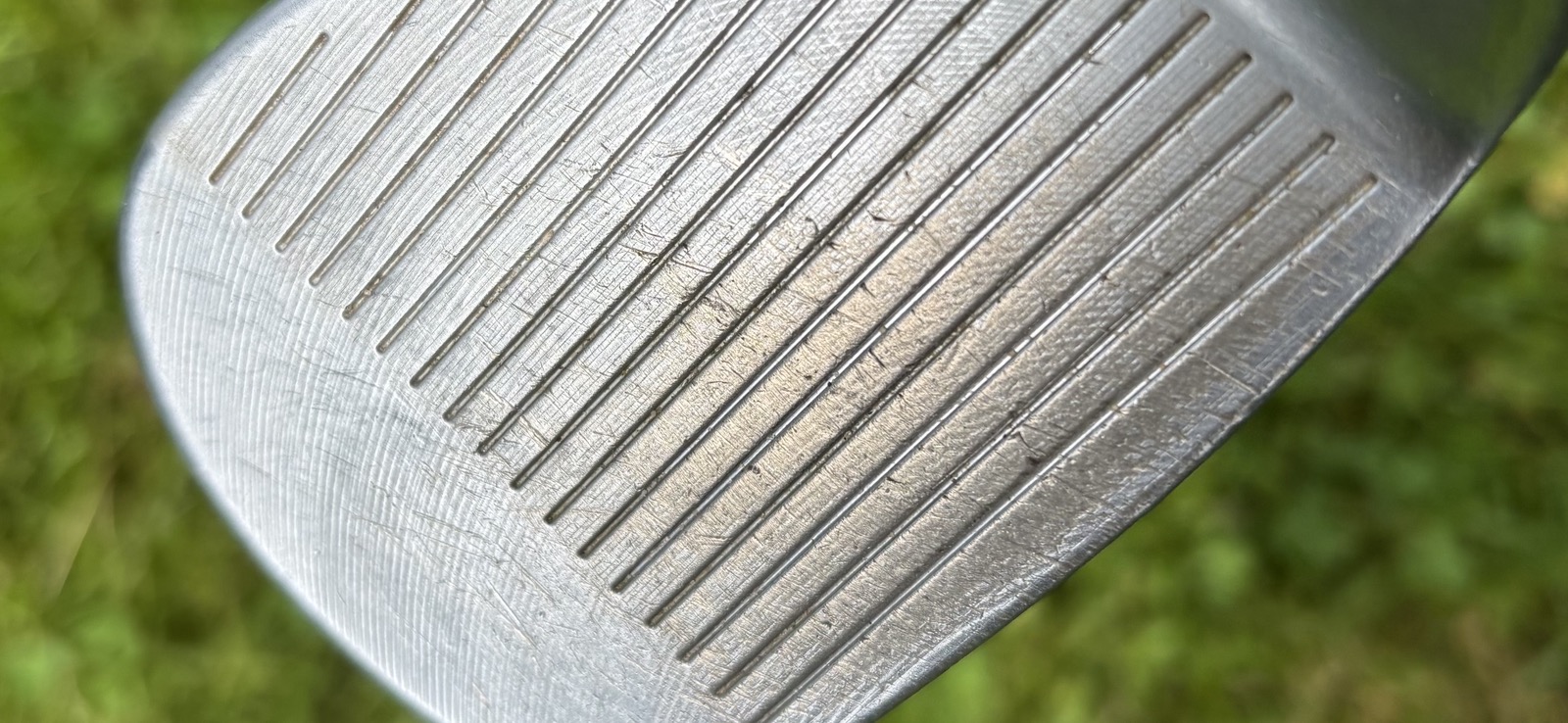 Golf wedge